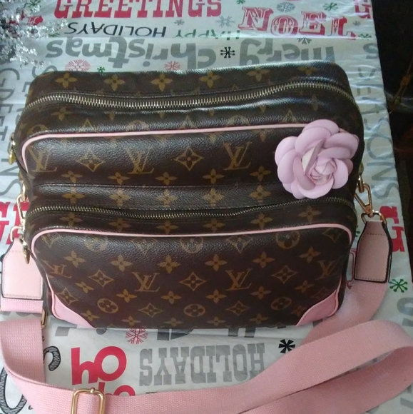 💯% AUTHENTIC LOUIS VUITTON NILE - Picture 1 of 8